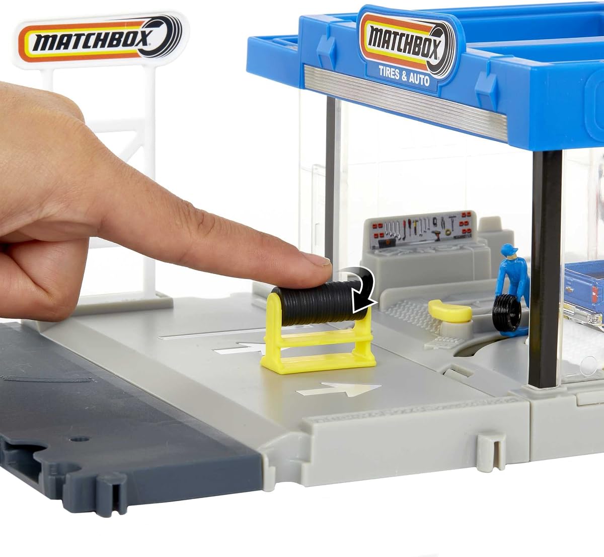 Action Drivers Auto Shop Playset with 1 Chevy Silverado, Moving Parts & Figure — view 3