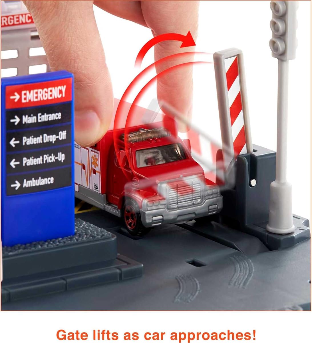 Cars Playset, Action Drivers Helicopter Rescue & 1:64 Scale Ambulance & Helico — view 4